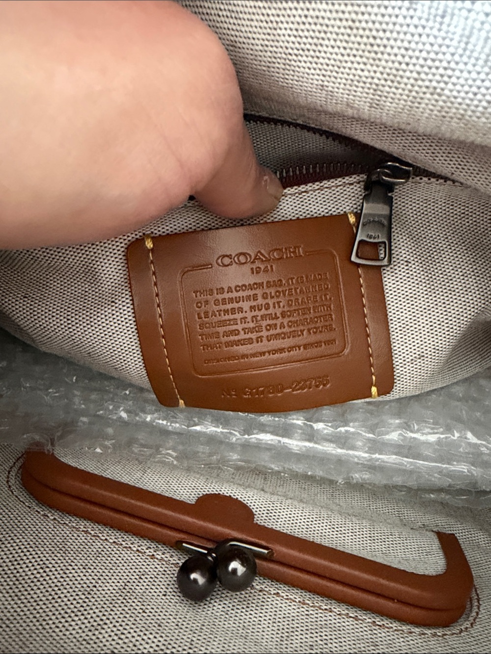Coach rogue 30 Pebbled Leather suede bag with studs and tea roses - Picture 11 of 16
